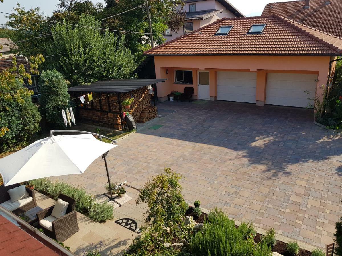 A&T Apartment Zaprešić Buitenkant foto